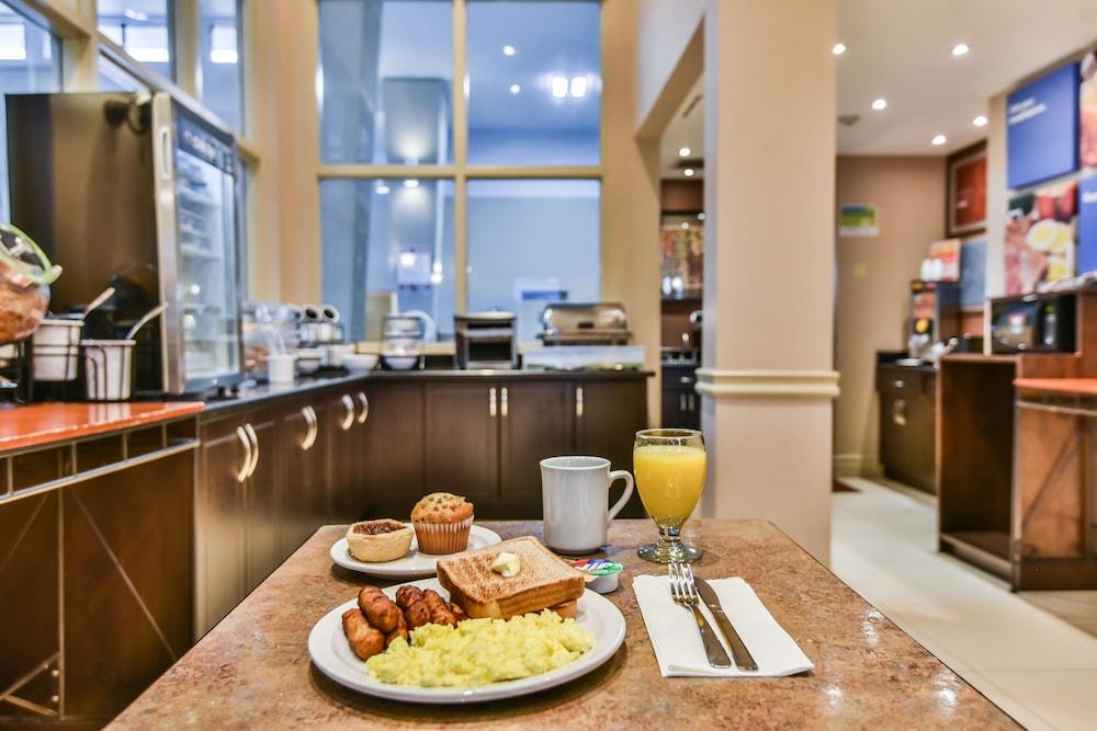 Comfort & Ambassador Bridge Hotel 3*
