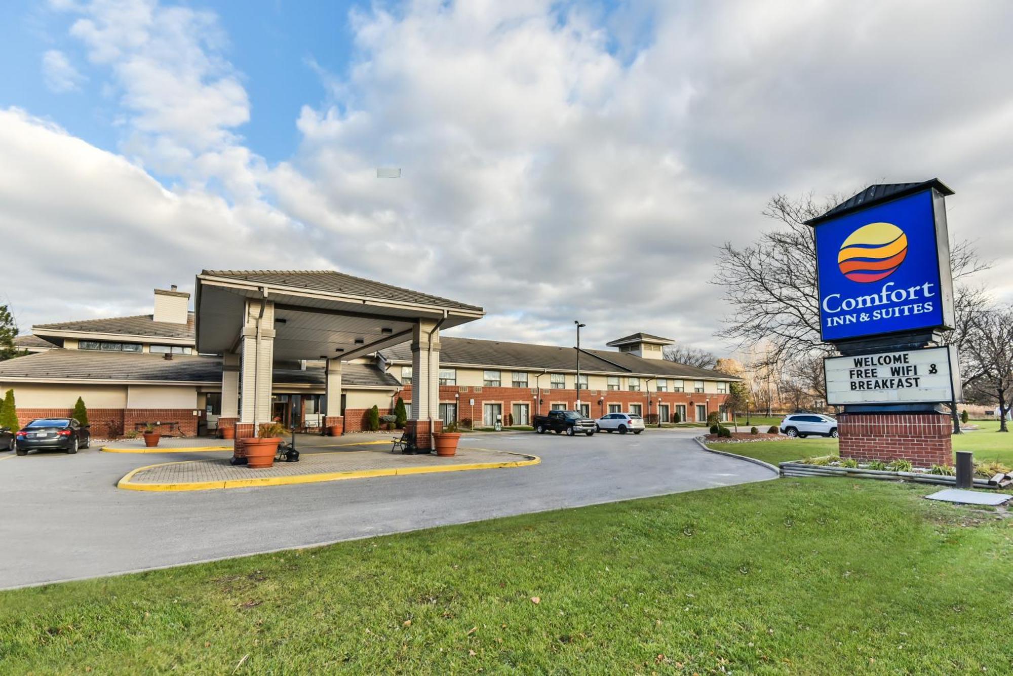 Comfort & Ambassador Bridge Hotel