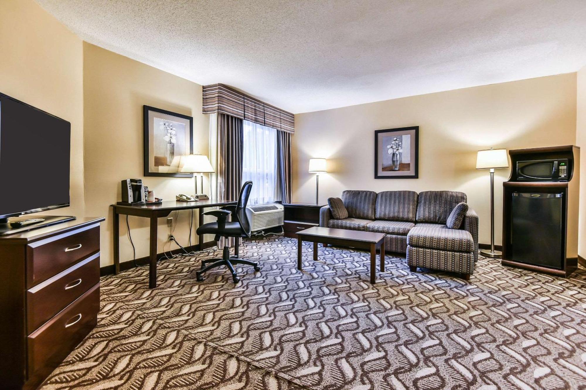 Comfort & Ambassador Bridge Windsor