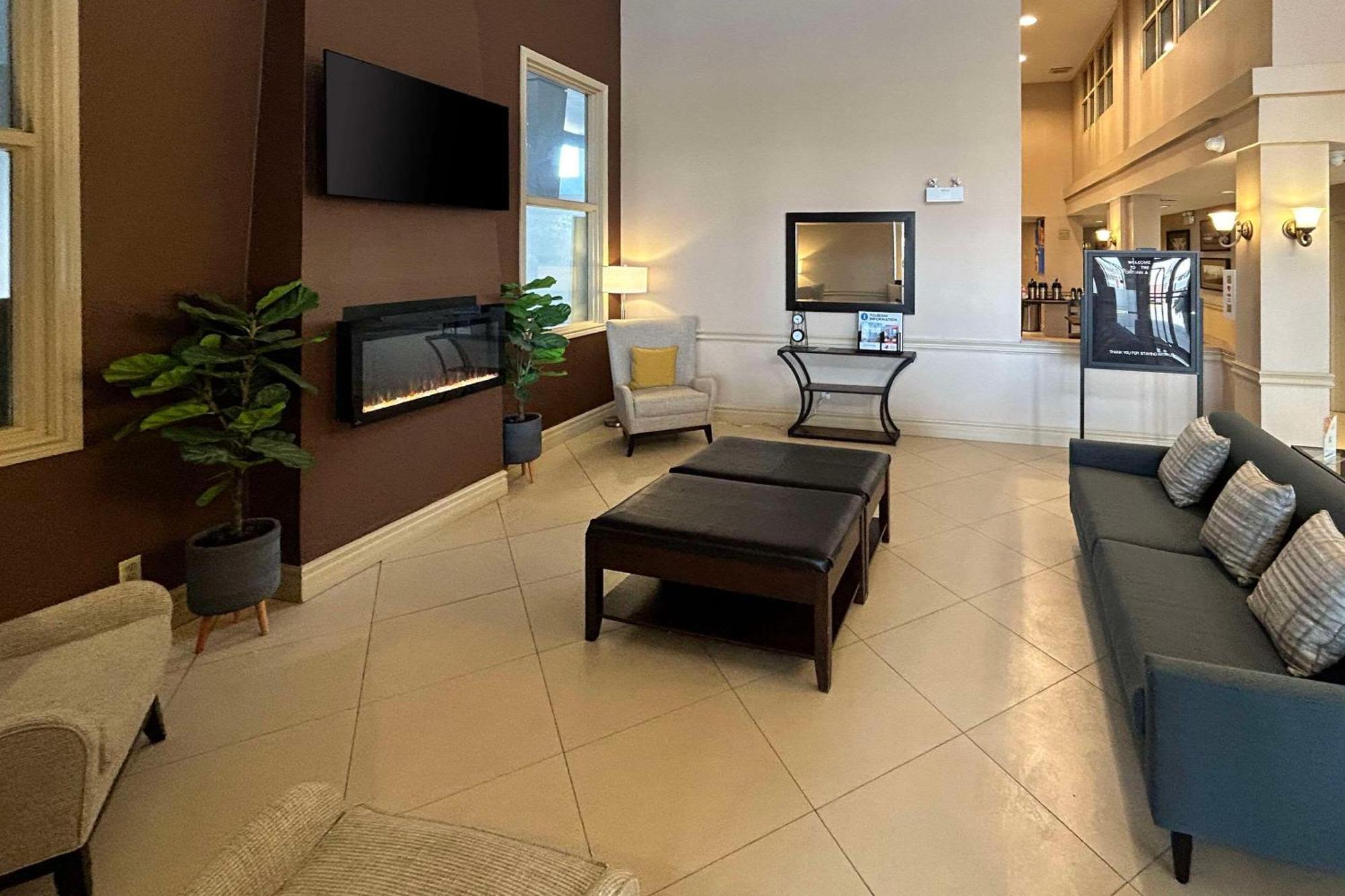Comfort & Ambassador Bridge Hotel 3*