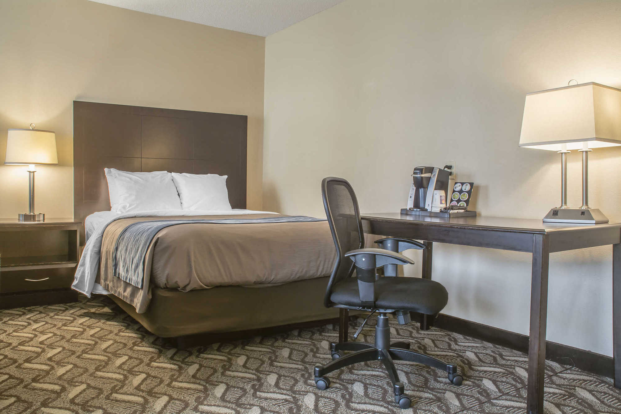 Comfort & Ambassador Bridge 3*