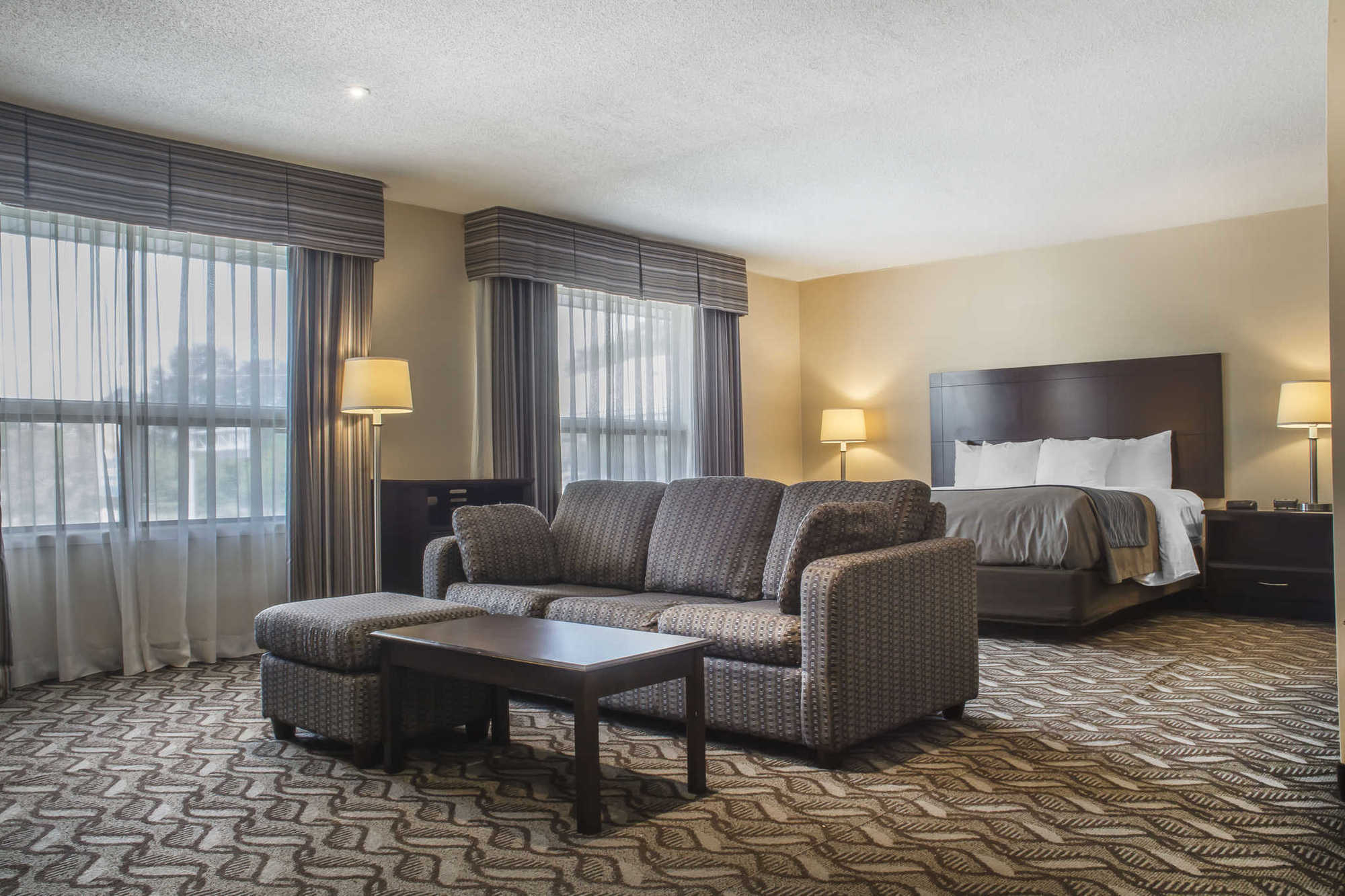 Comfort & Ambassador Bridge 3*