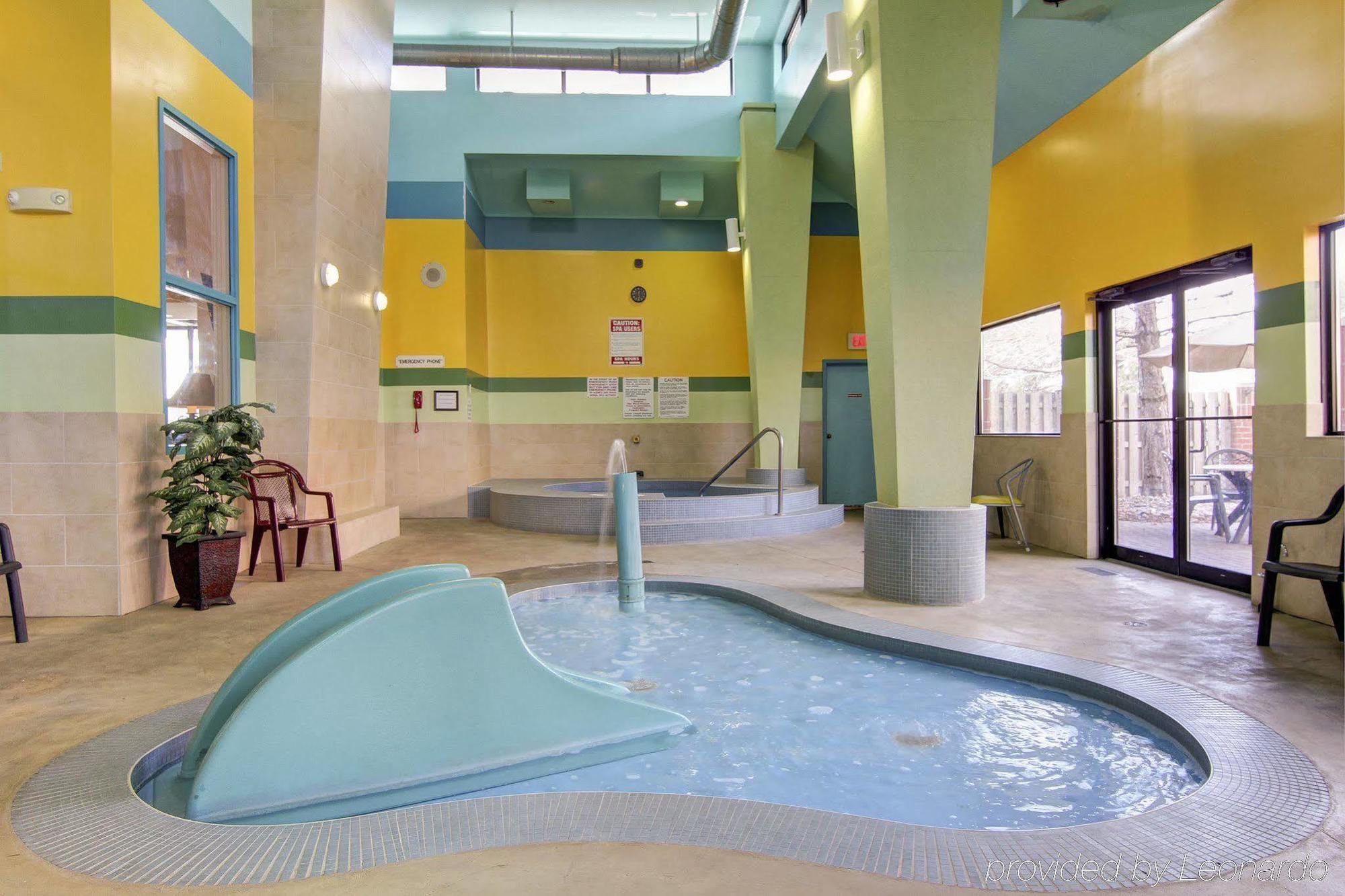 Hotel Comfort & Ambassador Bridge