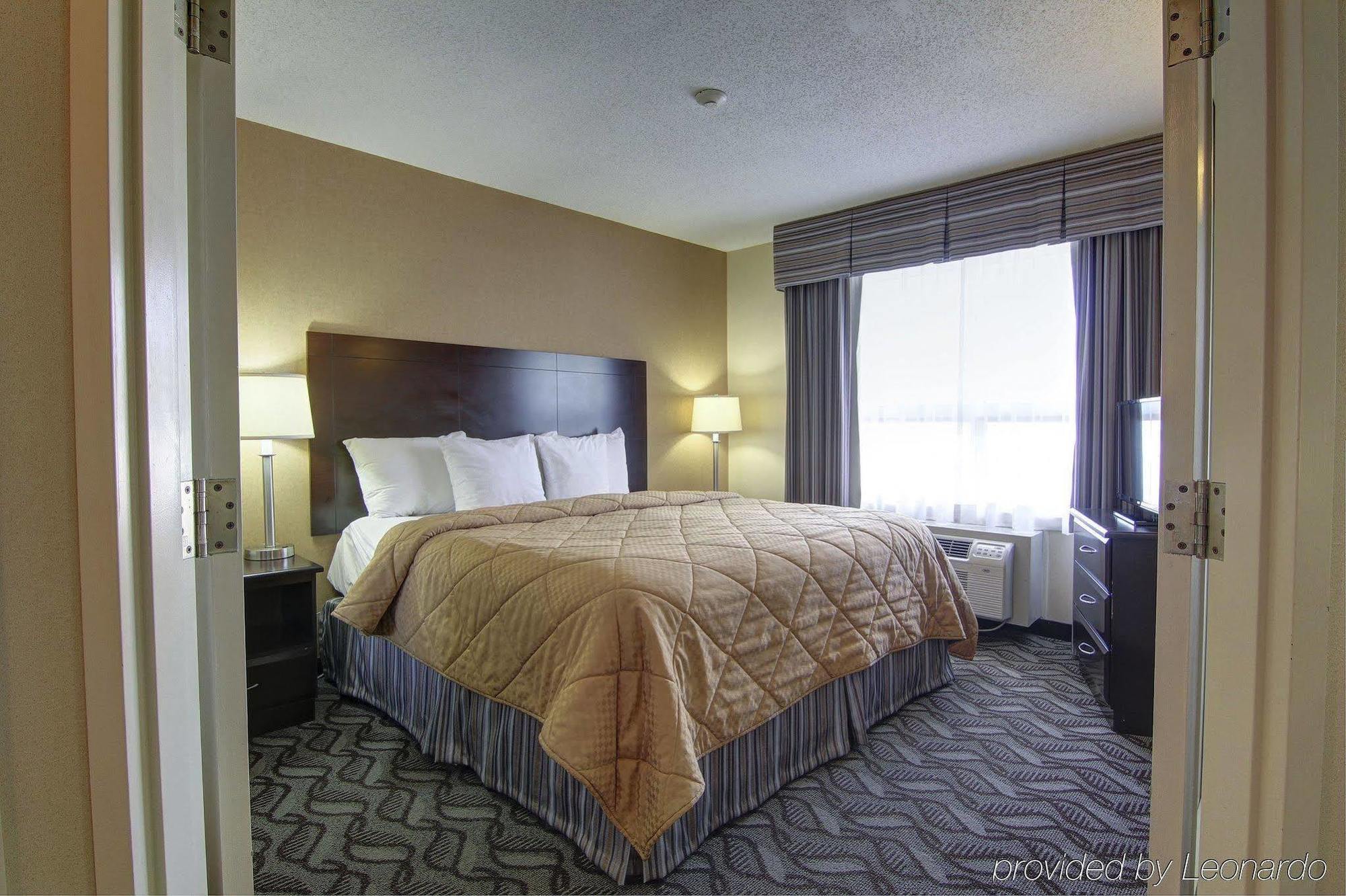 Comfort & Ambassador Bridge