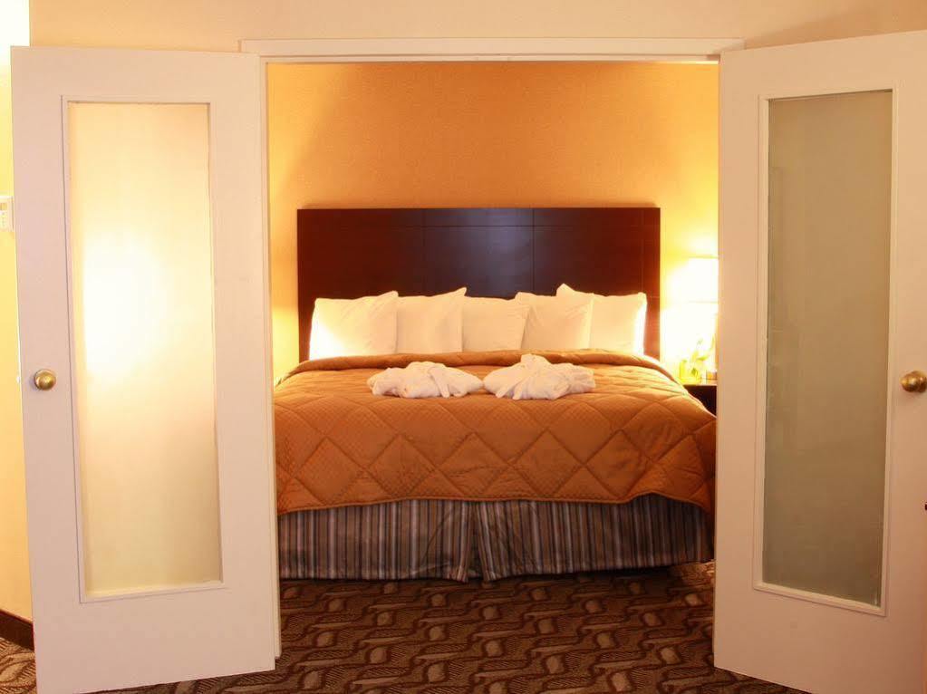 Comfort & Ambassador Bridge